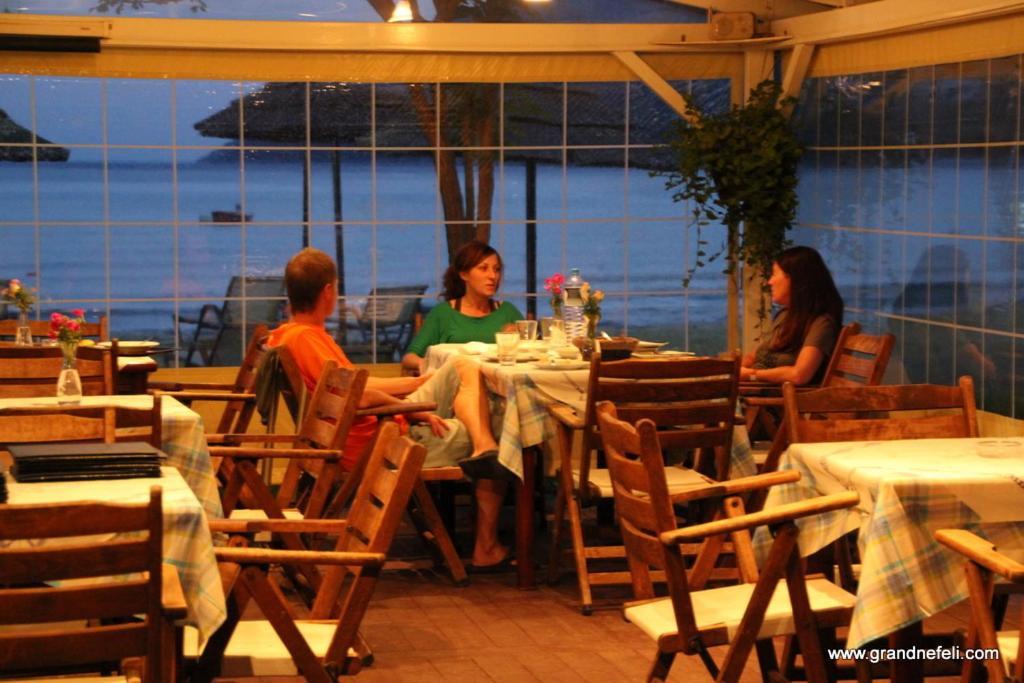 Nefeli Wind Club Aparthotel Василики Екстериор снимка